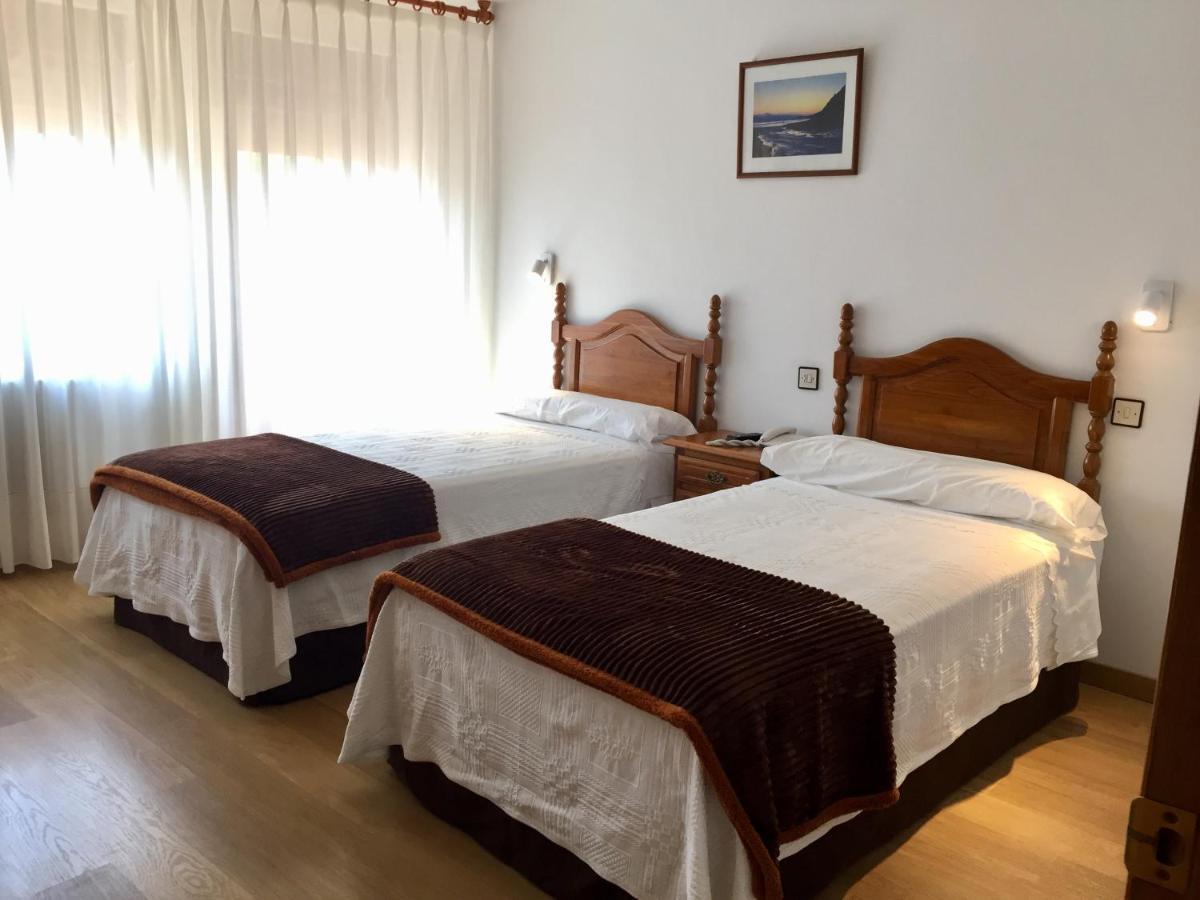פאנס Hotel Trespalacios מראה חיצוני תמונה