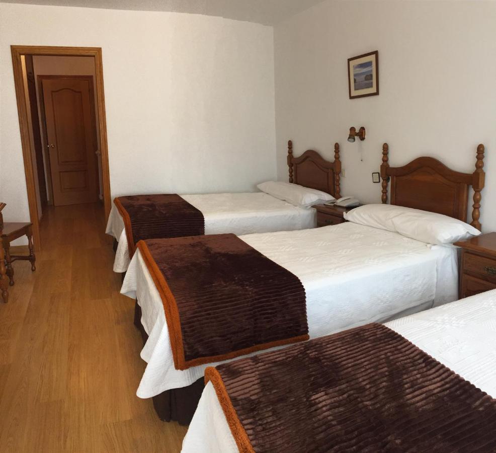 פאנס Hotel Trespalacios מראה חיצוני תמונה