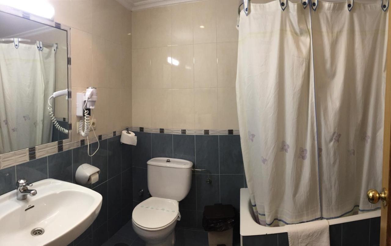 פאנס Hotel Trespalacios מראה חיצוני תמונה