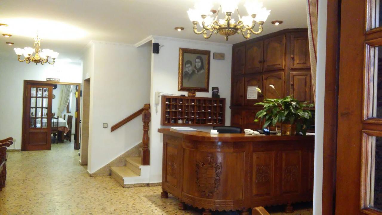 פאנס Hotel Trespalacios מראה חיצוני תמונה
